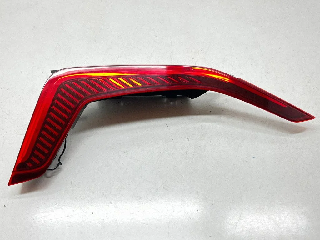 Rear/tail lights 92402AT000
