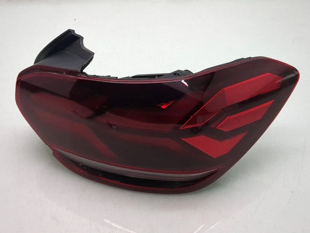 Rear/tail lights 265500714R