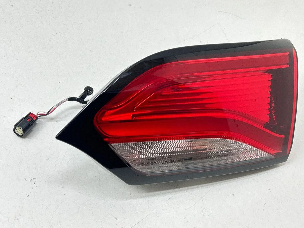 Tailgate rear/tail lights P68228940AF