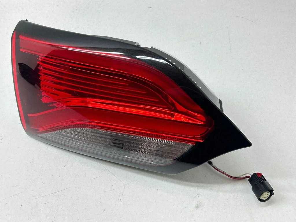 Tailgate rear/tail lights P68228941AF