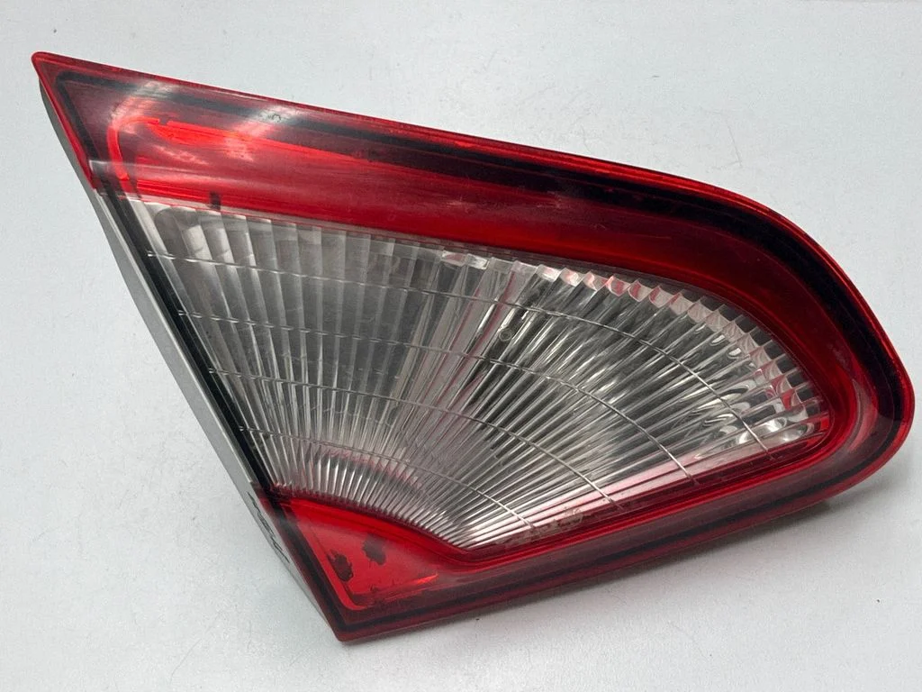 Lampa tylna w klapie 89503189