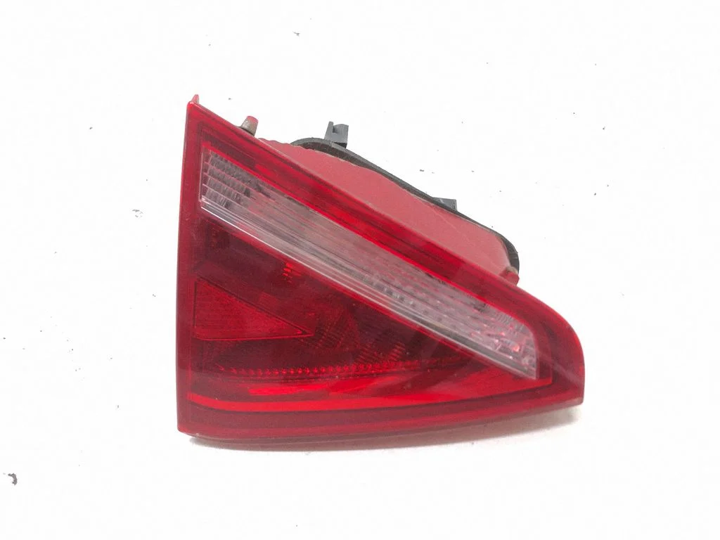 Tailgate rear/tail lights 8T0945093