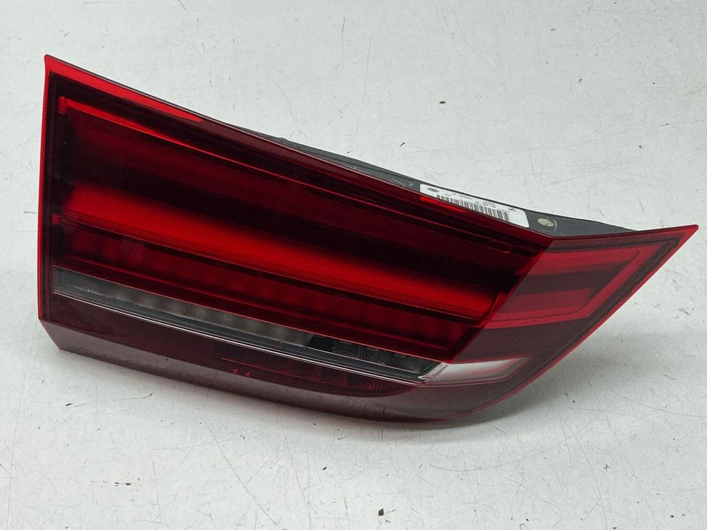Tailgate rear/tail lights 7329045