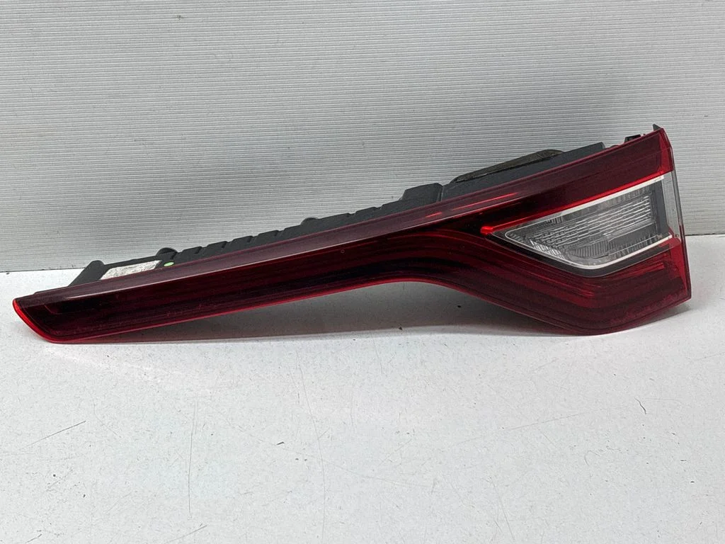 Tailgate rear/tail lights 265507555R