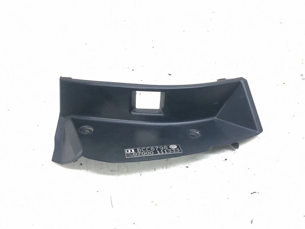 Rear/tail light trim molding BCC8798