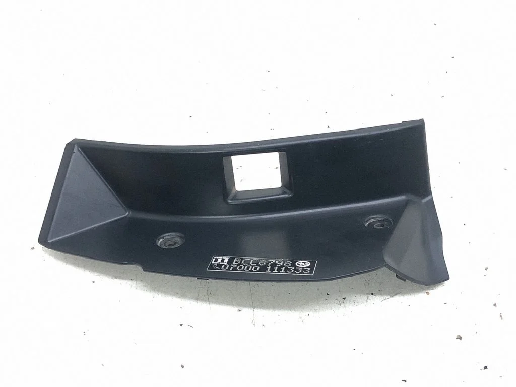 Rear/tail light trim molding BCC8798