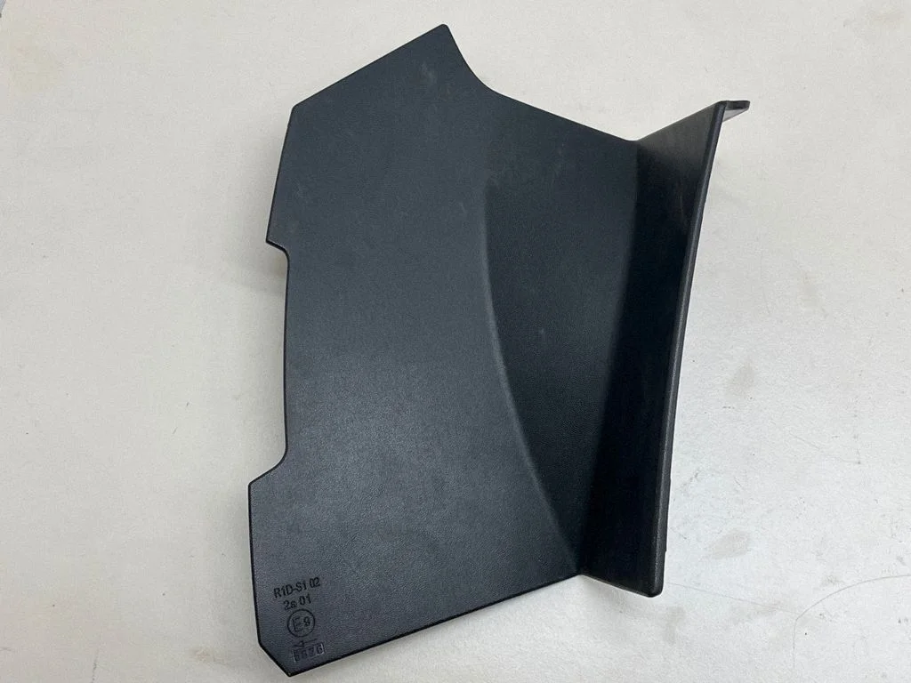 Tail light part R1DS102