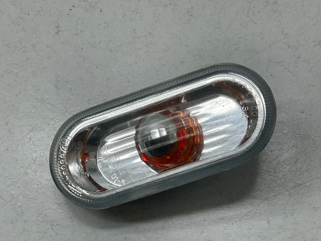 Front fender indicator light 7H0949117A