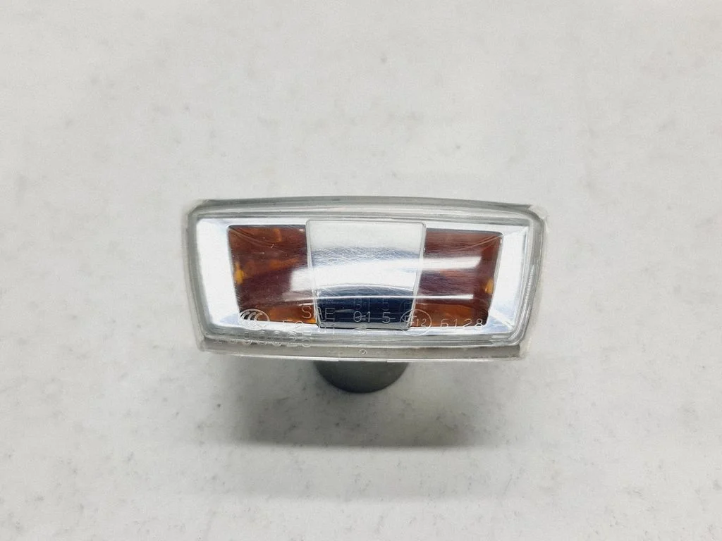 Front fender indicator light – Opel Meriva B (2010-2016)