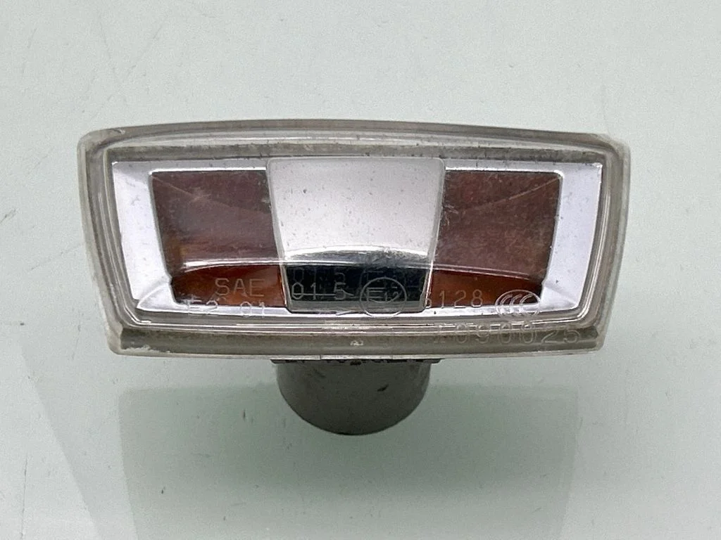 Spārna pagrieziena lukturis E126128