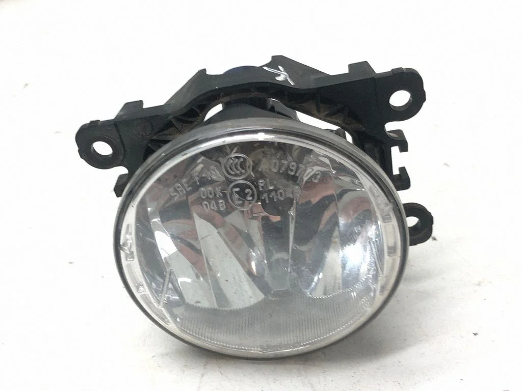 Front fog light 261500097R