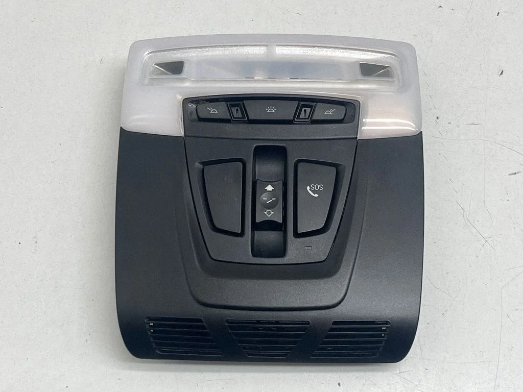Front seat light 6832445