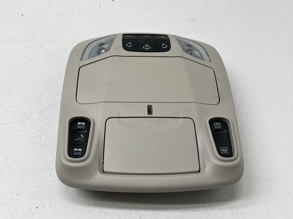 Front seat light – Chrysler Pacifica (2017-)