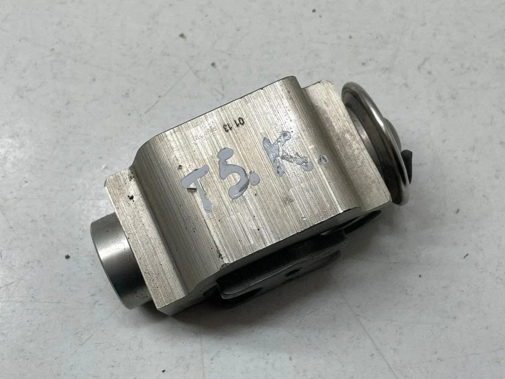 Air conditioning (A/C) expansion valve 7H0820712B