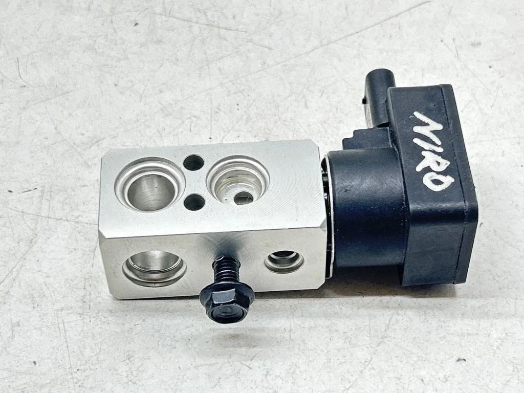 Air conditioning (A/C) expansion valve T416231830