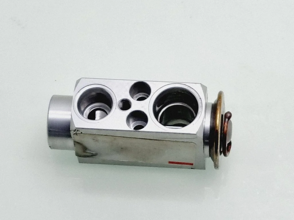 Air conditioning (A/C) expansion valve 64116968202