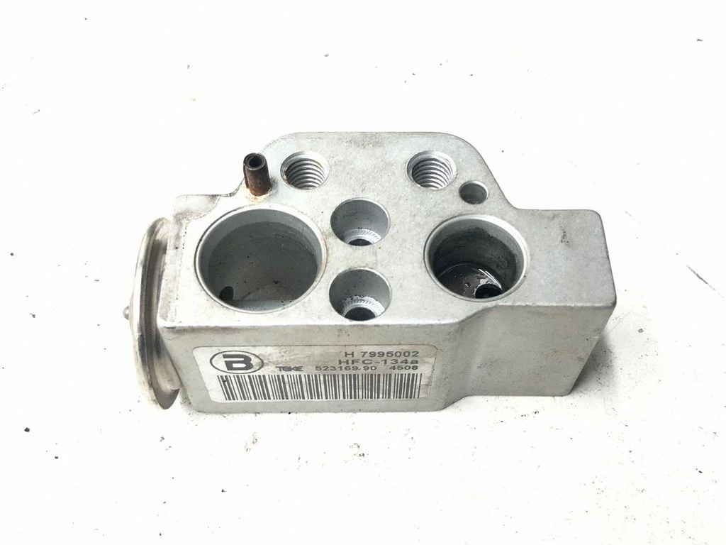 Air conditioning (A/C) expansion valve 52316990