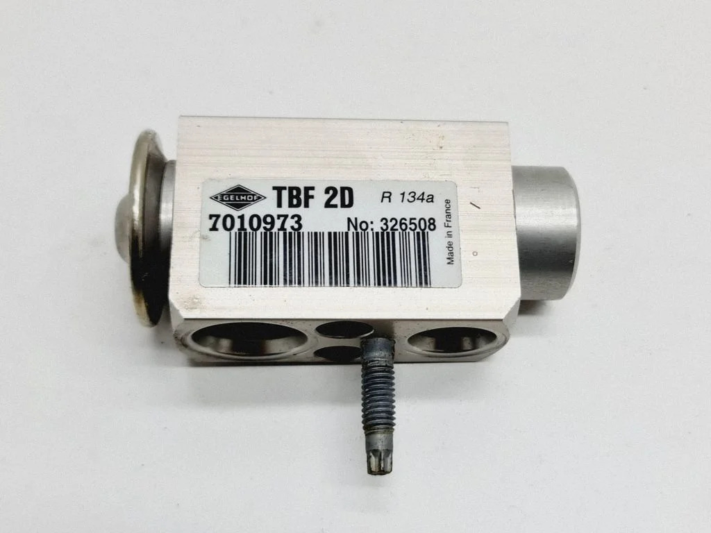 Air conditioning (A/C) expansion valve 7010973