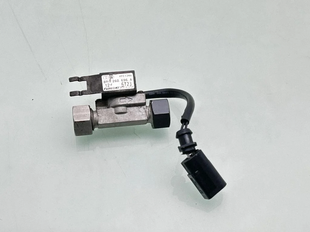 Air conditioning (A/C) expansion valve 8R0260696A
