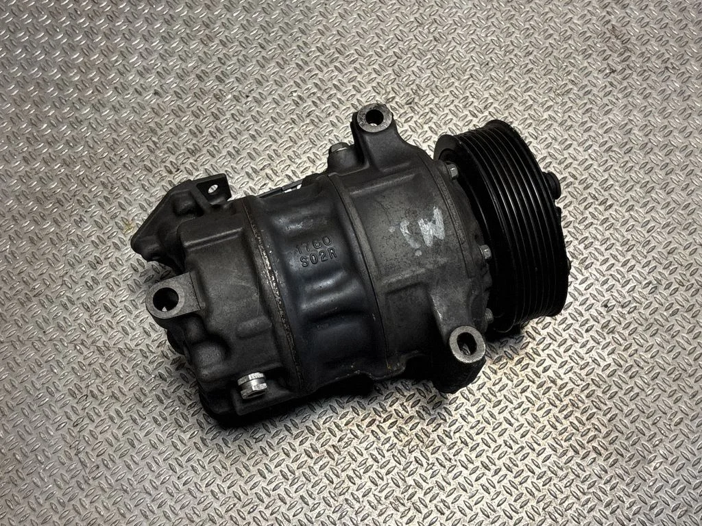 Air conditioning (A/C) compressor (pump) 926001268R
