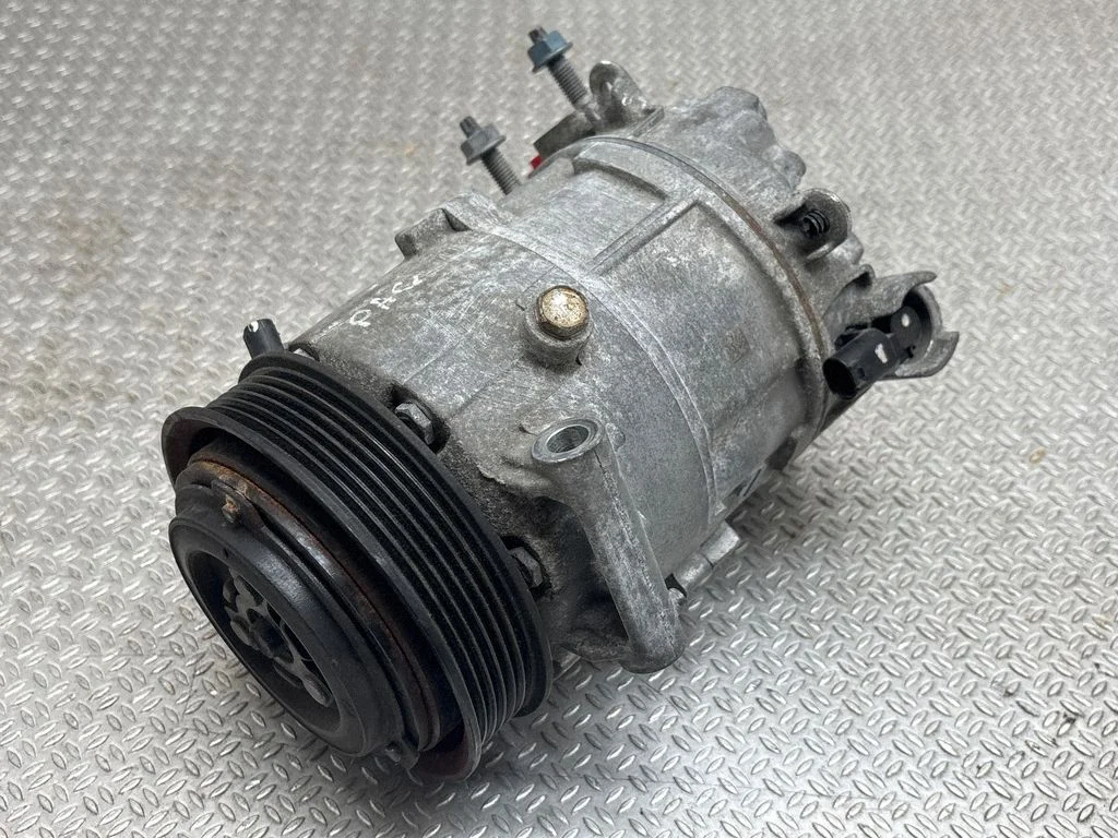 Air conditioning (A/C) compressor (pump) 68225206AD