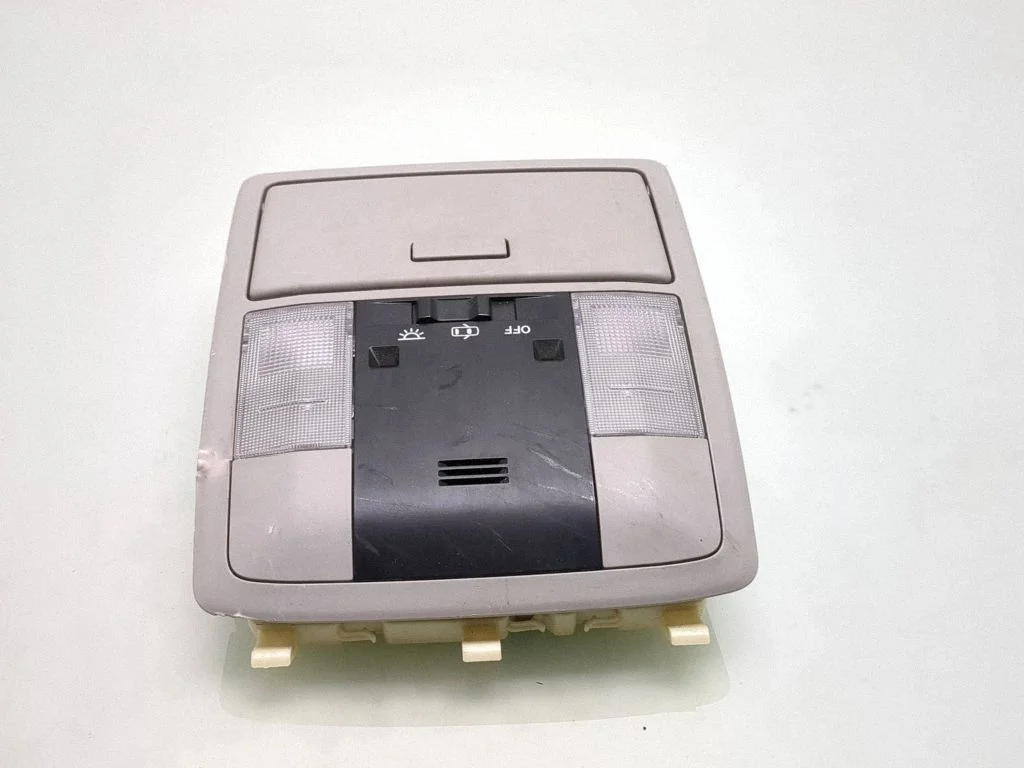 Front seat light – Toyota Land Cruiser (J150) (2009-)