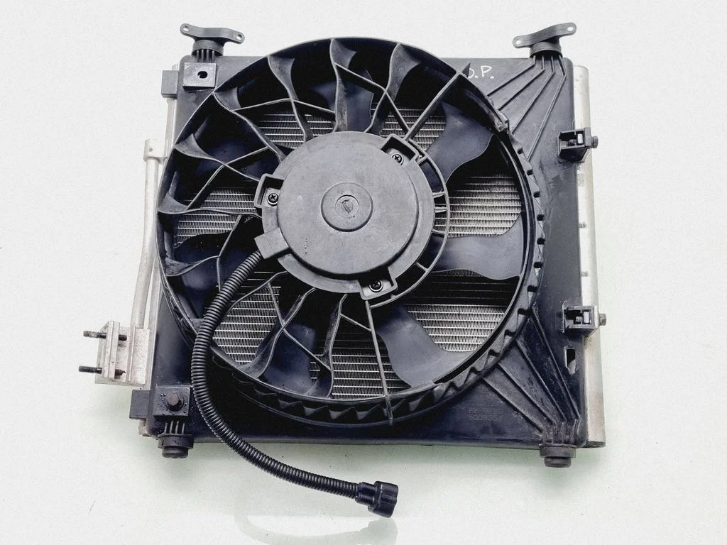 Kliimaseadme jahutusradiaator (kondensaator) – Tesla Model S (2012-)