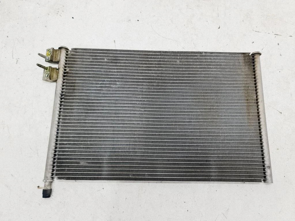 Kliimaseadme jahutusradiaator (kondensaator) 8FC351300