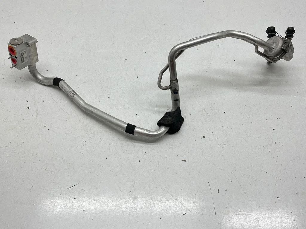 Air conditioning (A/C) pipe/hose 31404339