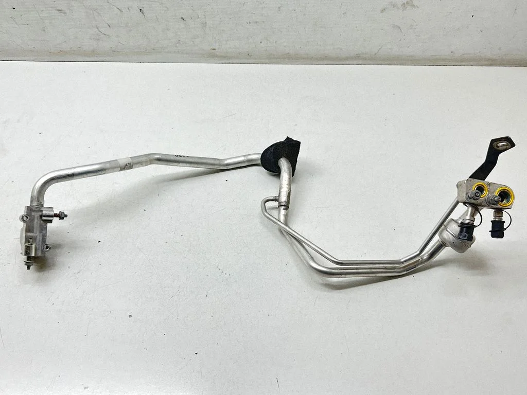 Air conditioning (A/C) pipe/hose 31404339
