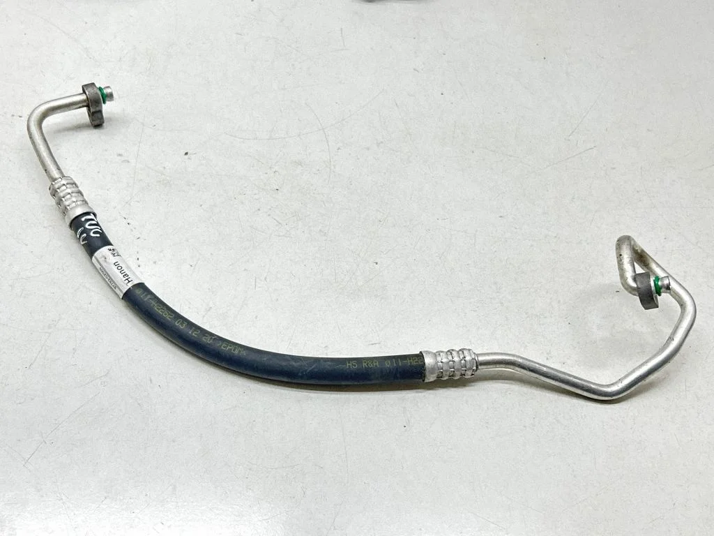 Air conditioning (A/C) pipe/hose 97762CZ000