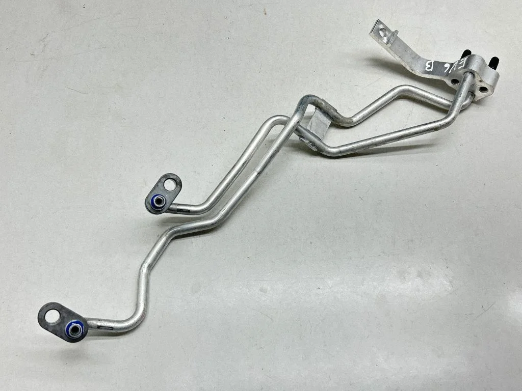 Air conditioning (A/C) pipe/hose 97761CV000