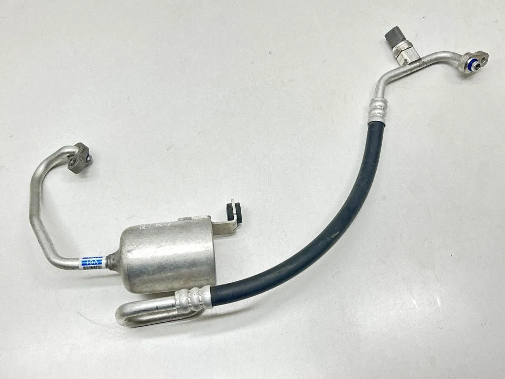 Air conditioning (A/C) pipe/hose 97762AO000