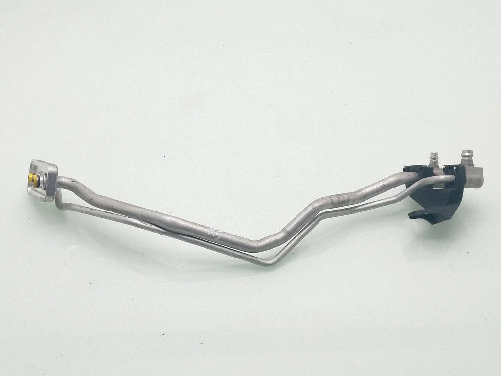 Air conditioning (A/C) pipe/hose 6945725
