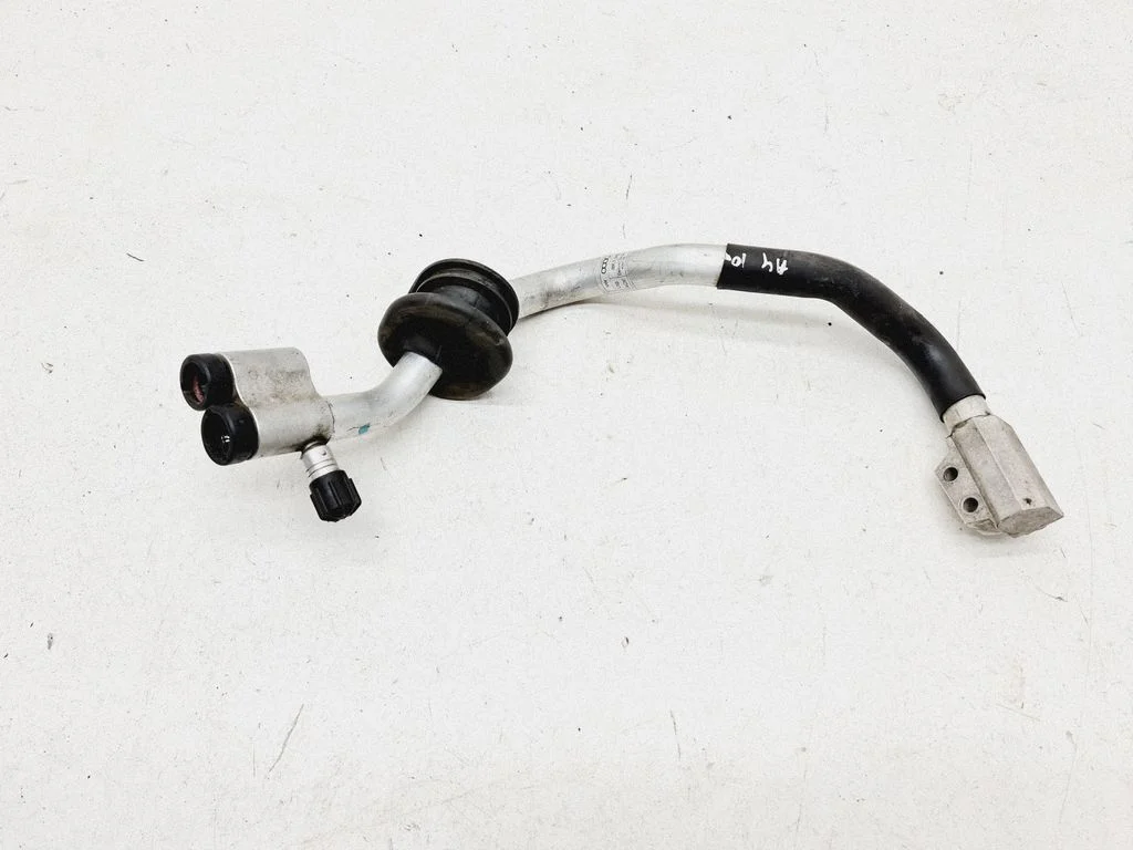 Air conditioning (A/C) pipe/hose