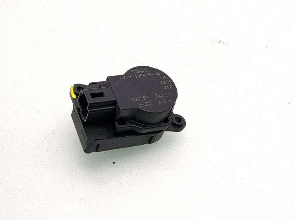 Air flap motor/actuator AV6N19E616AA