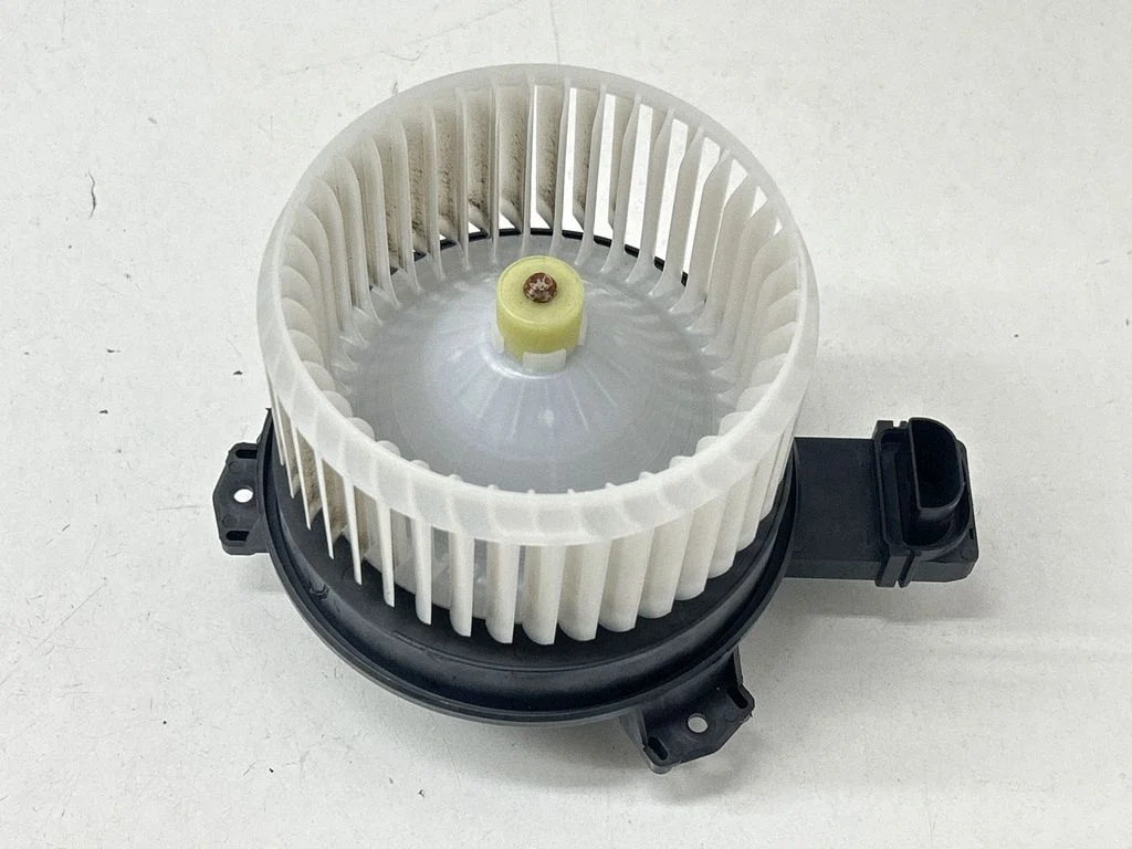 Krāsniņas ventilators/pūtējs AY67201L1C