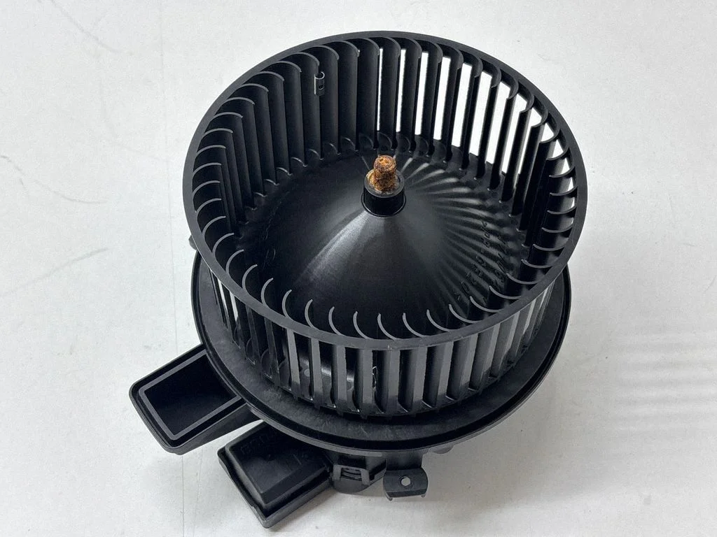 Salongipuhur 4M1820021B