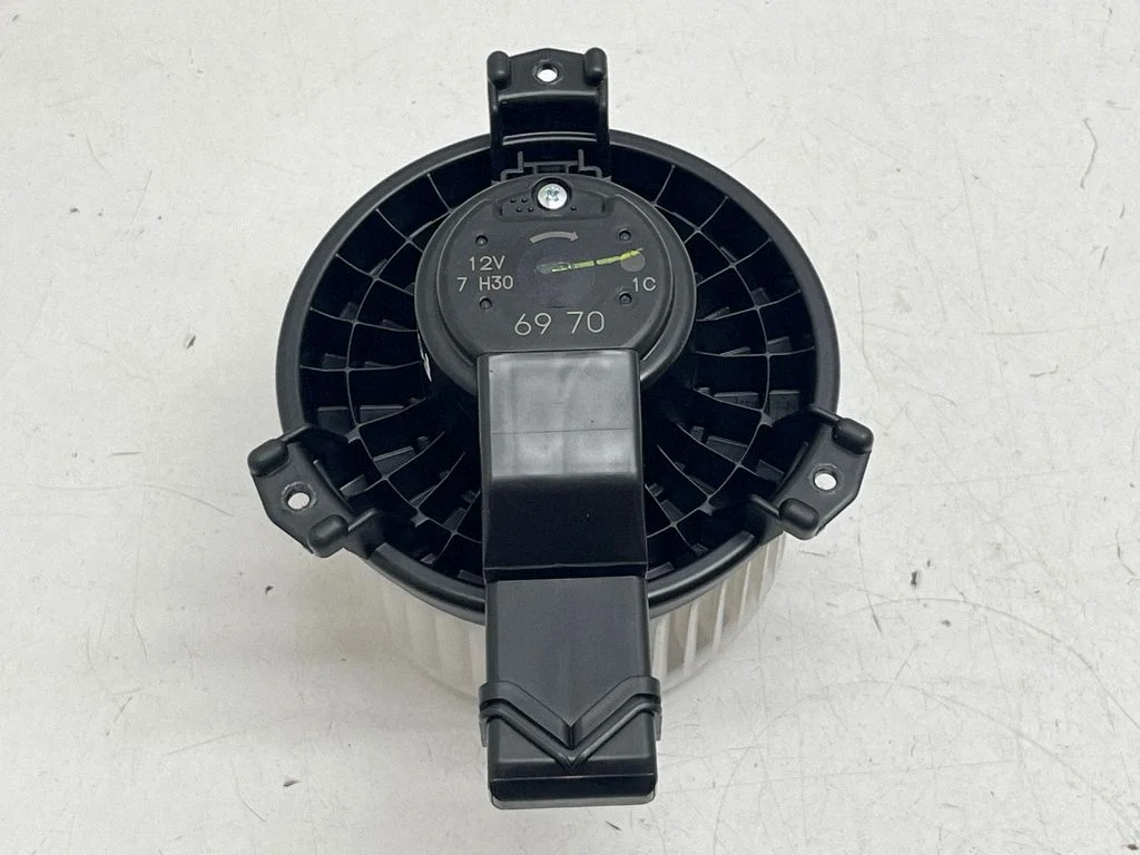 Heater fan/blower 72130AN030
