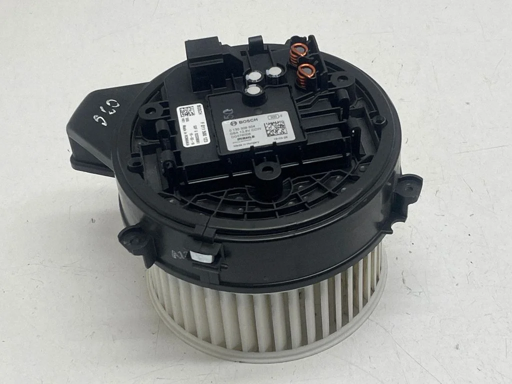Krāsniņas ventilators/pūtējs 0130309504
