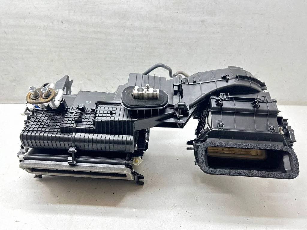 Obudowa nagrzewnicy – komplet 72100AL52A
