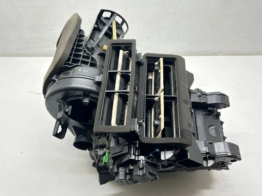 Obudowa nagrzewnicy – komplet – Volvo V70 (2014-2016)