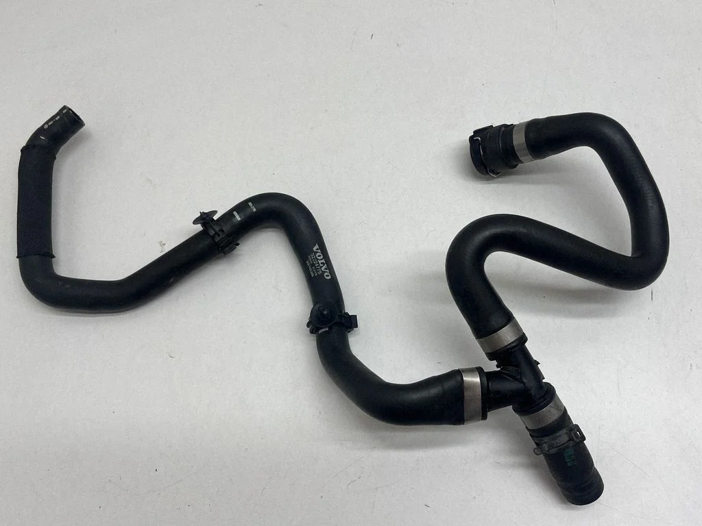 Engine coolant pipe/hose 32224775