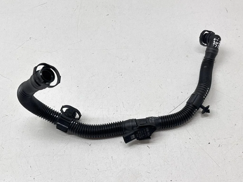 Engine coolant pipe/hose 05E131170
