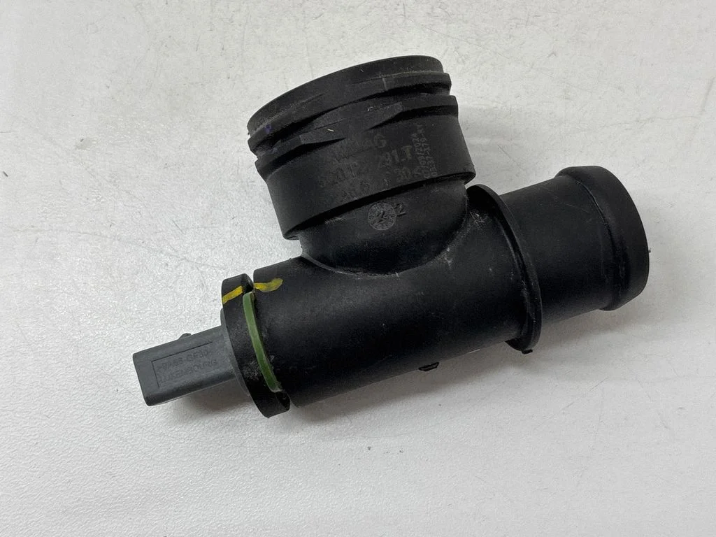 Engine coolant pipe/hose 5Q0122291T