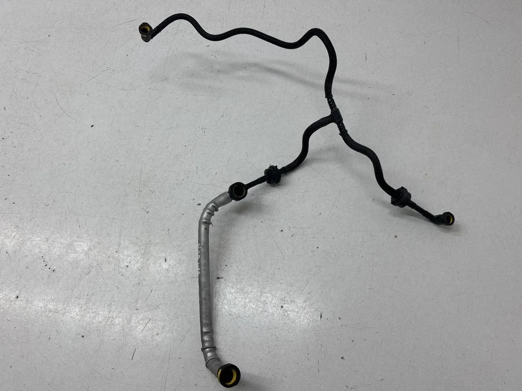 Engine coolant pipe/hose