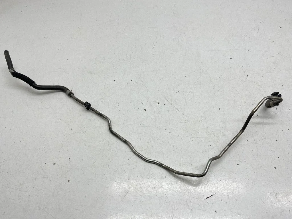 Engine coolant pipe/hose