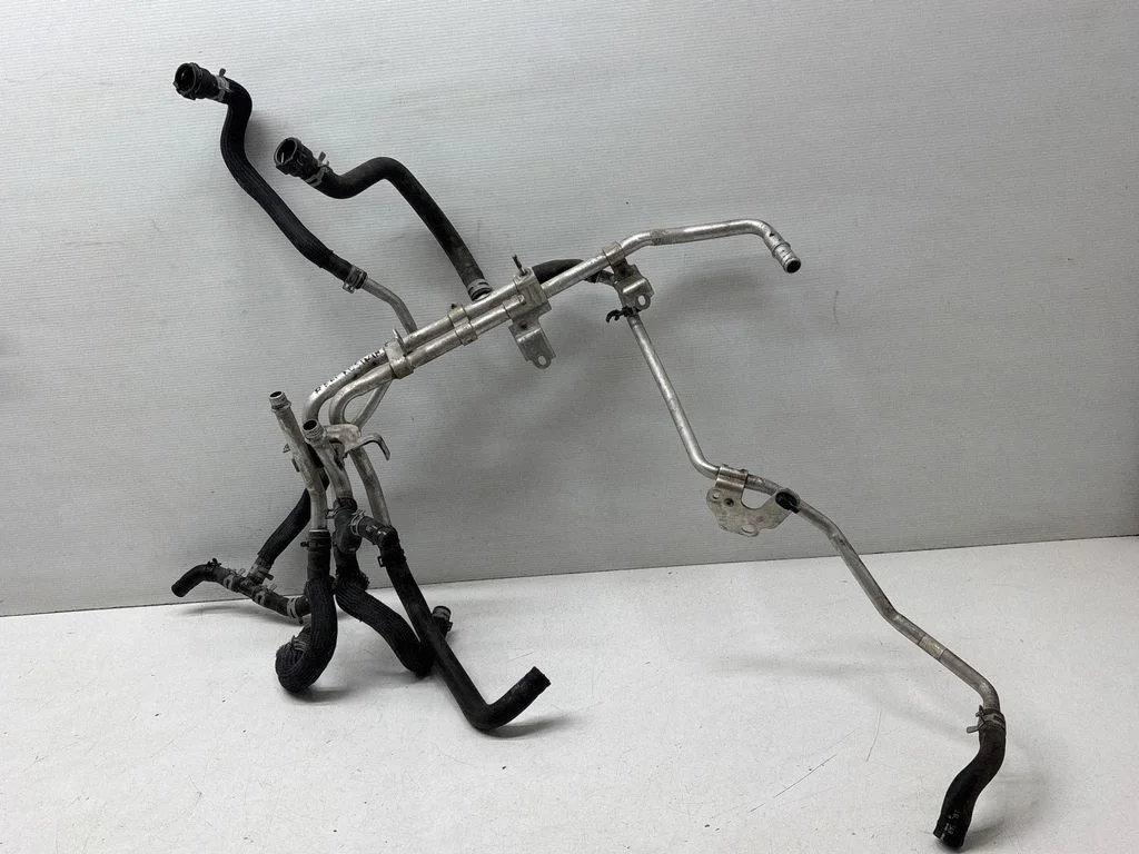 Motora dzesēšanas caurule (-es)/šļūtene (-es) 68280625AD