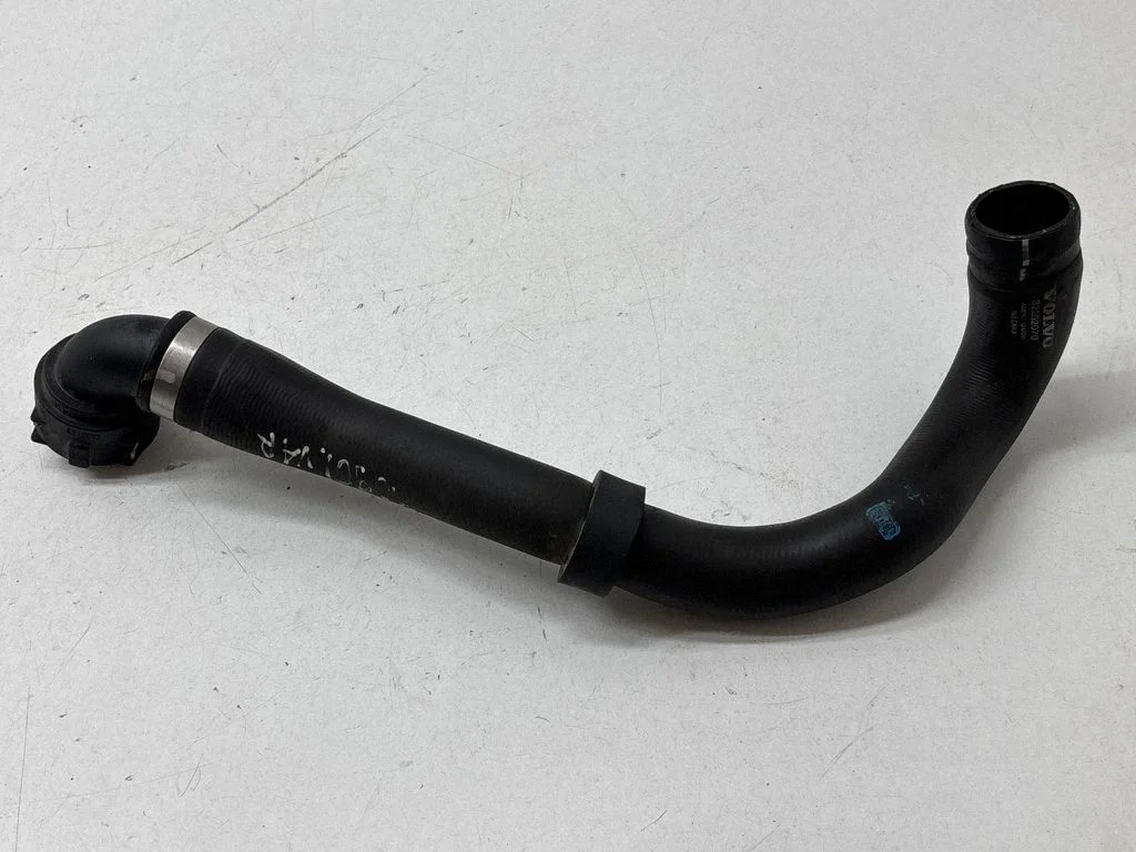 Mootori jahutusvedeliku toru / voolik 32252070