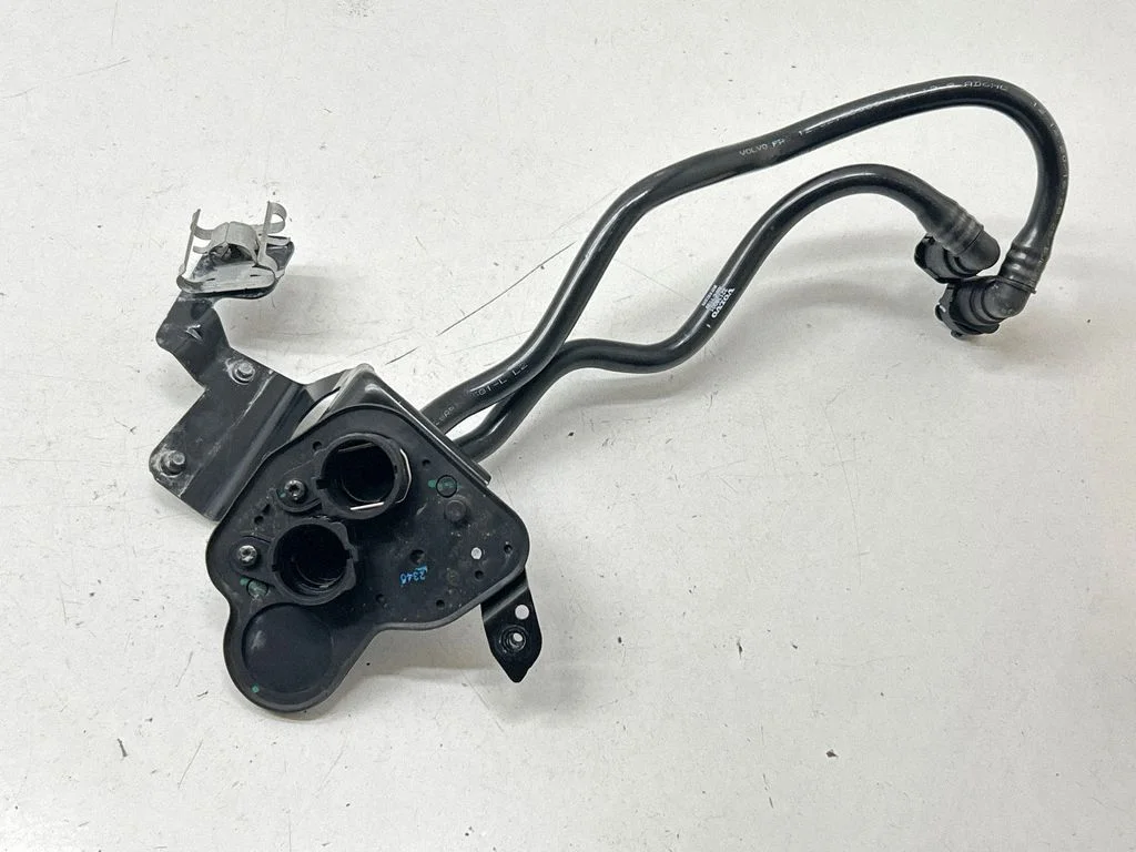 Engine coolant pipe/hose 31380898